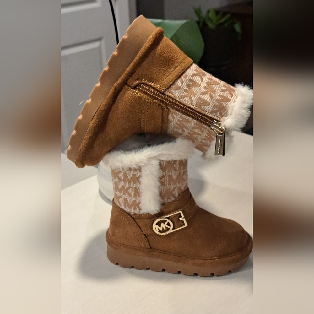 Michael Kors Brown Girls Toddler Boots with Fur Lining Sz 6